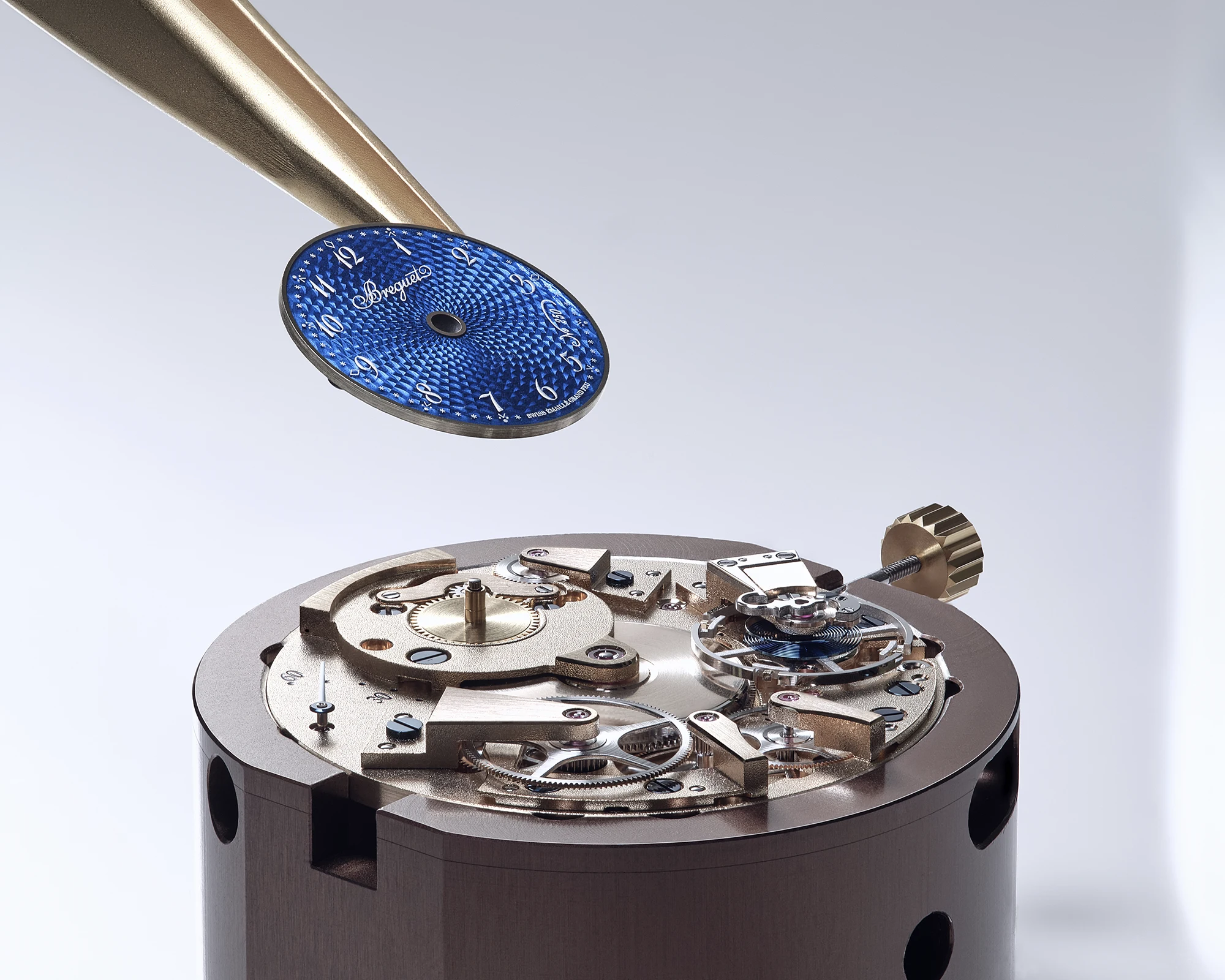 The dial of the Breguet Tradition Seconde Rétrograde 7035BH/H2/9V6