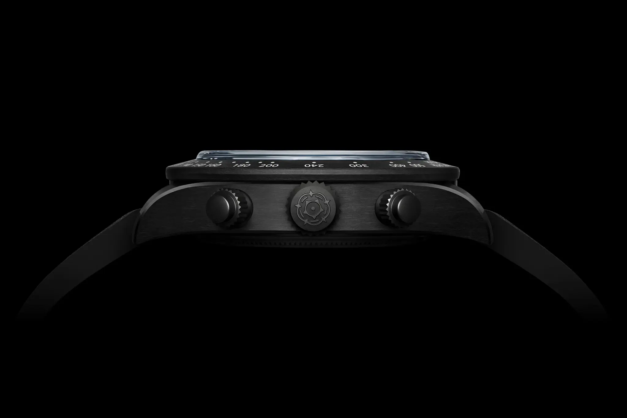 tudor-black-bay-chrono-carbon-25-ref-79377kn-case